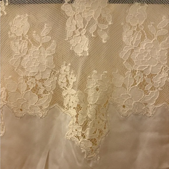 Doen Cream Lace Mini Dress - Picture 6 of 11